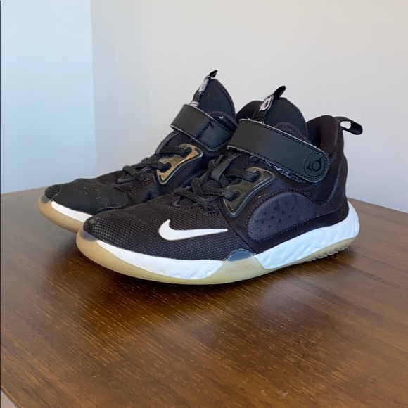 kids basketball shoes size 5